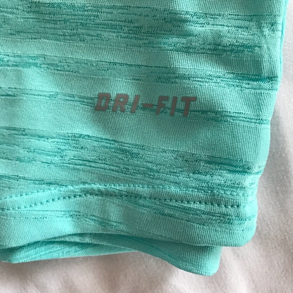 Nike Dri-Fit Aqua Blue Athletic Tank Top in xSmall - Picture 5 of 6